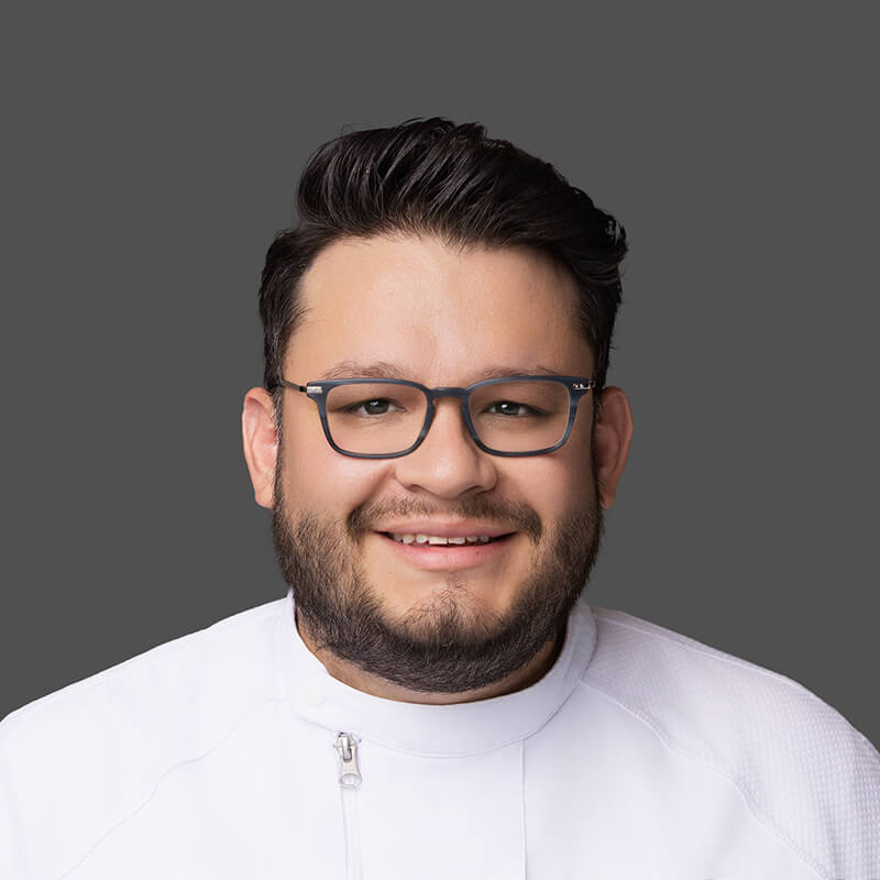  Daniel Montano