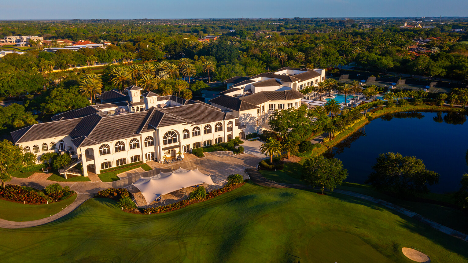 Mizner Country Club sign